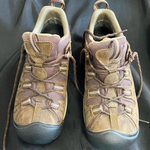 EUC Keen Targhee II Size 9